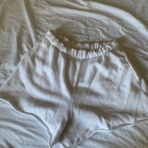 white aerie lounge shorts size small